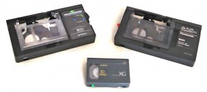 Adaptateurs de Lecture K7 Vidéo VHS-C ou SVHS-C dans Magnétoscope VHS/SVHS {JPEG}